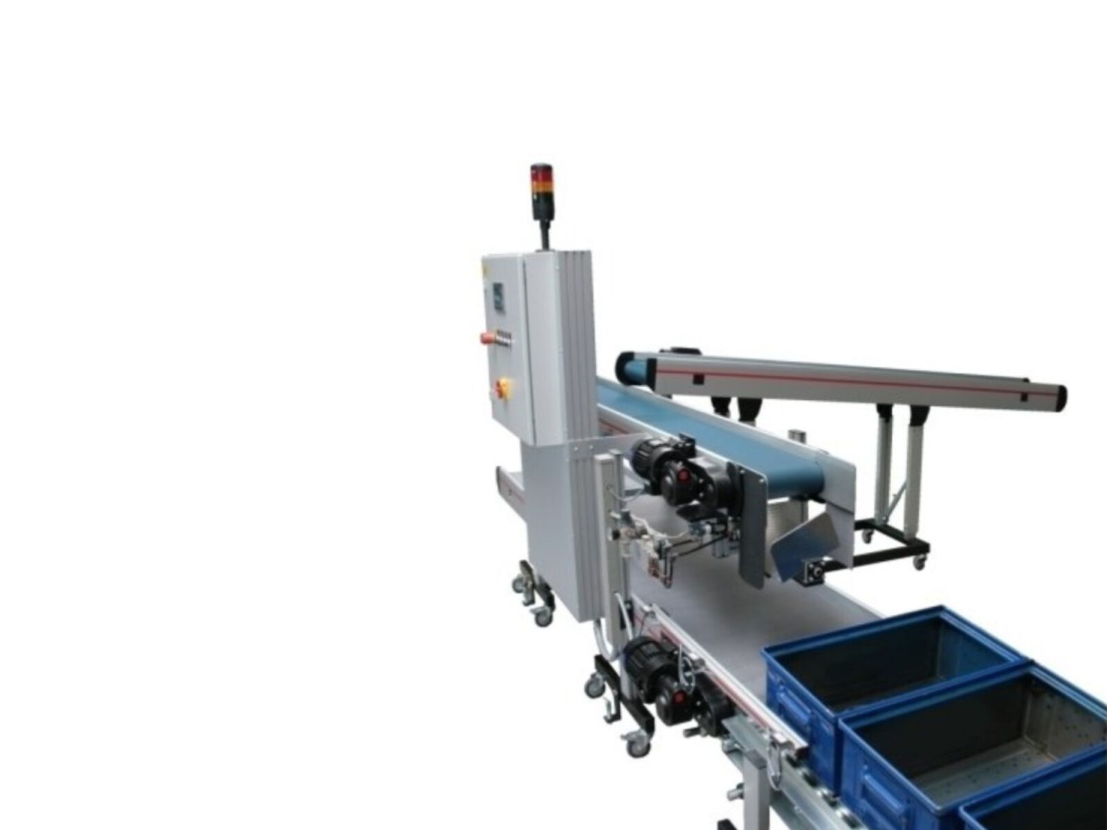 Conveyor system comprising two feed conveyors, a buffer conveyor and a roller conveyor for the transport and buffering of metal parts